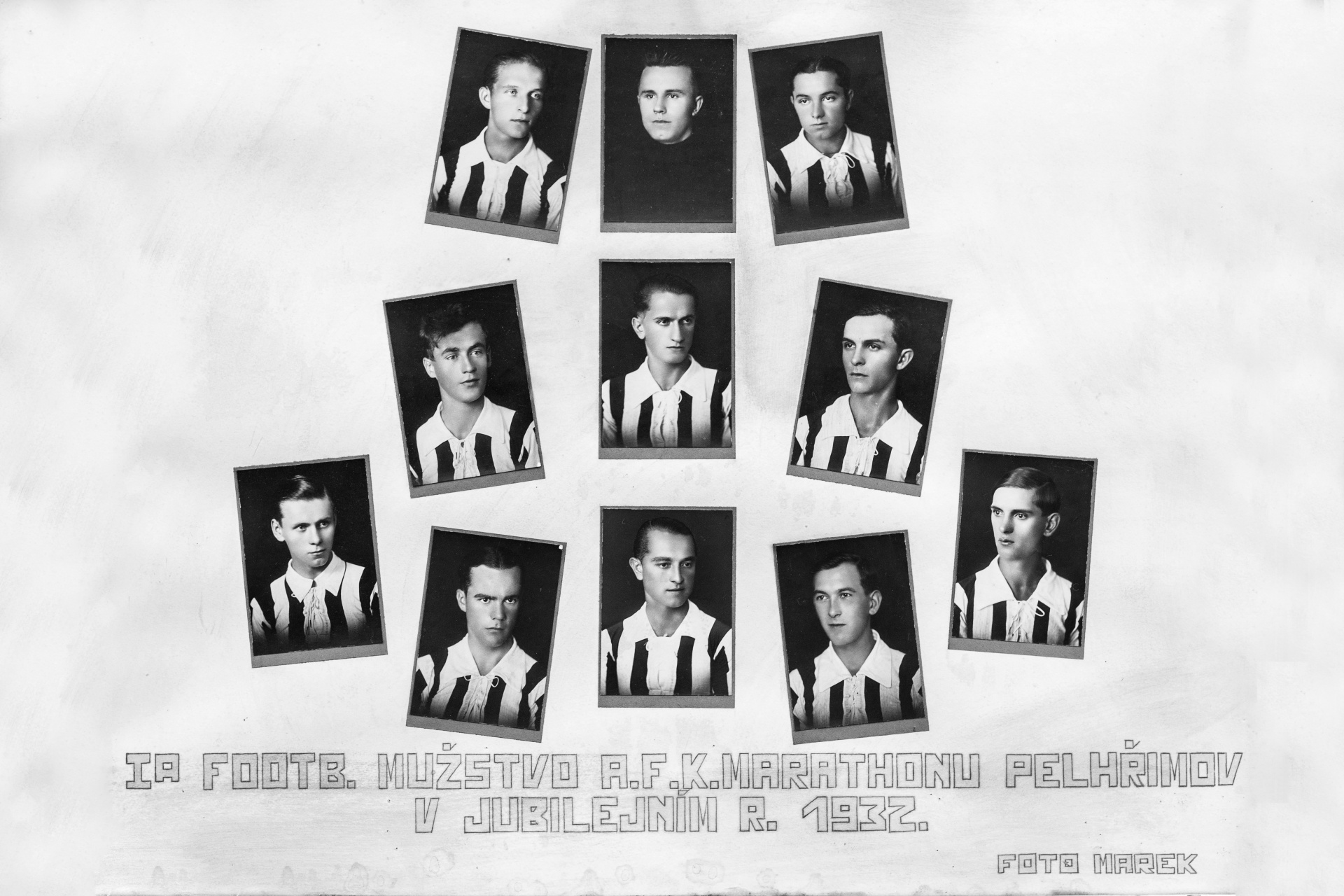 Tablo z roku 1932 s fotkami jednotlivých hráčů vytvořené při příležitosti 10letého výročí založení A.F.K. Marathon Pelhřimov. 